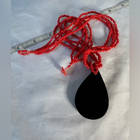 Red seed bead abalone shell mosaic pendant necklace - Picture 6 of 8